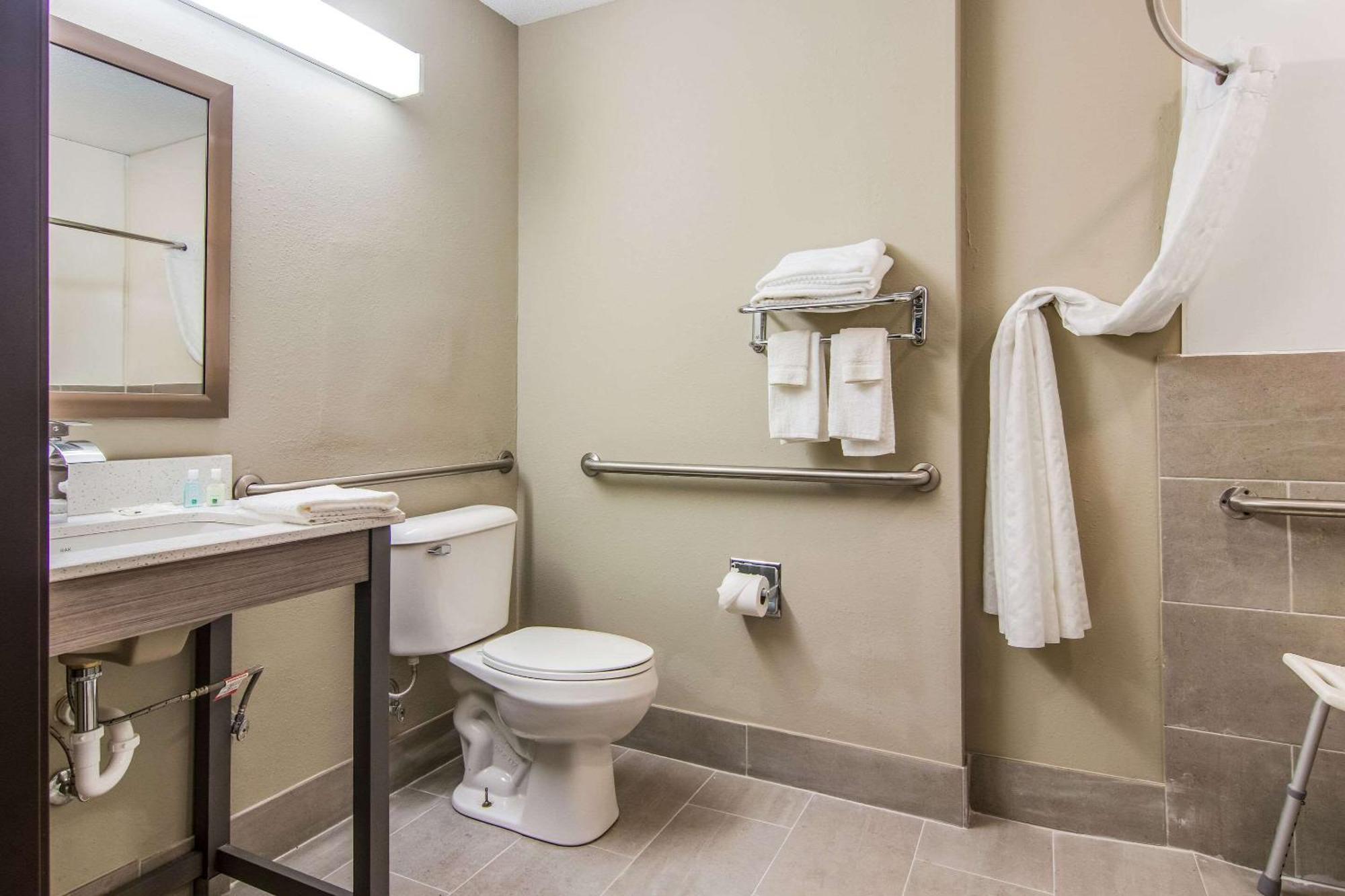 Quality Inn & Suites Grove City-Outlet Mall Ngoại thất bức ảnh