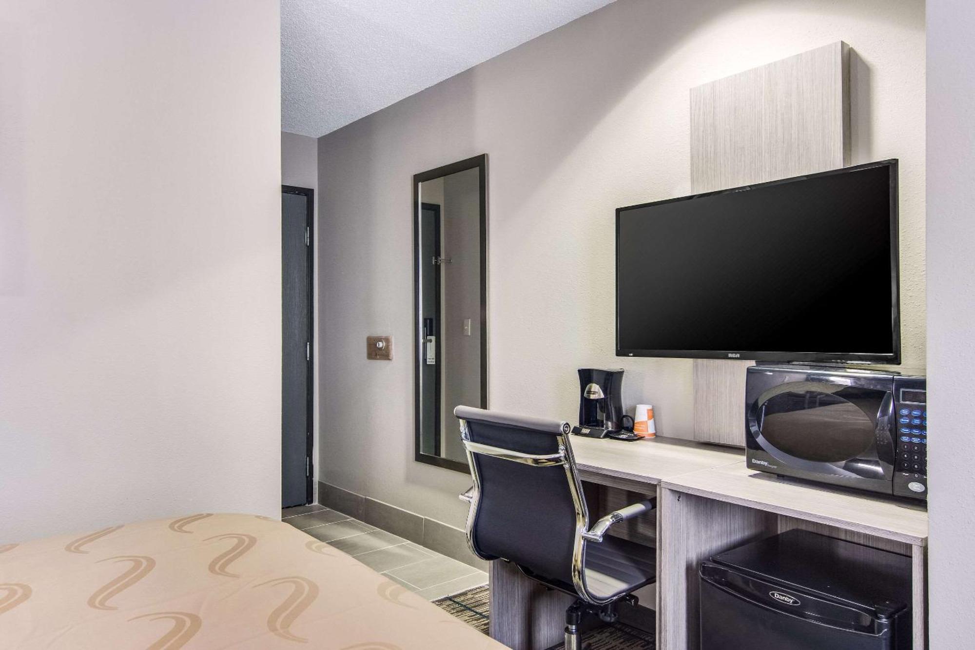 Quality Inn & Suites Grove City-Outlet Mall Ngoại thất bức ảnh